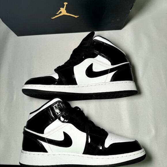 Nike Air Jordan 1 Mid SE GS All Star 2021 - Size 6 -Men's Black Trending Shoes - Picture 2 of 9